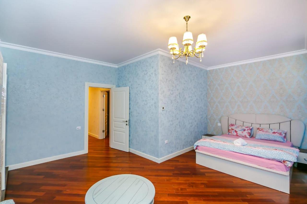 Lux Family Apartment In City Center Baku Exteriér fotografie