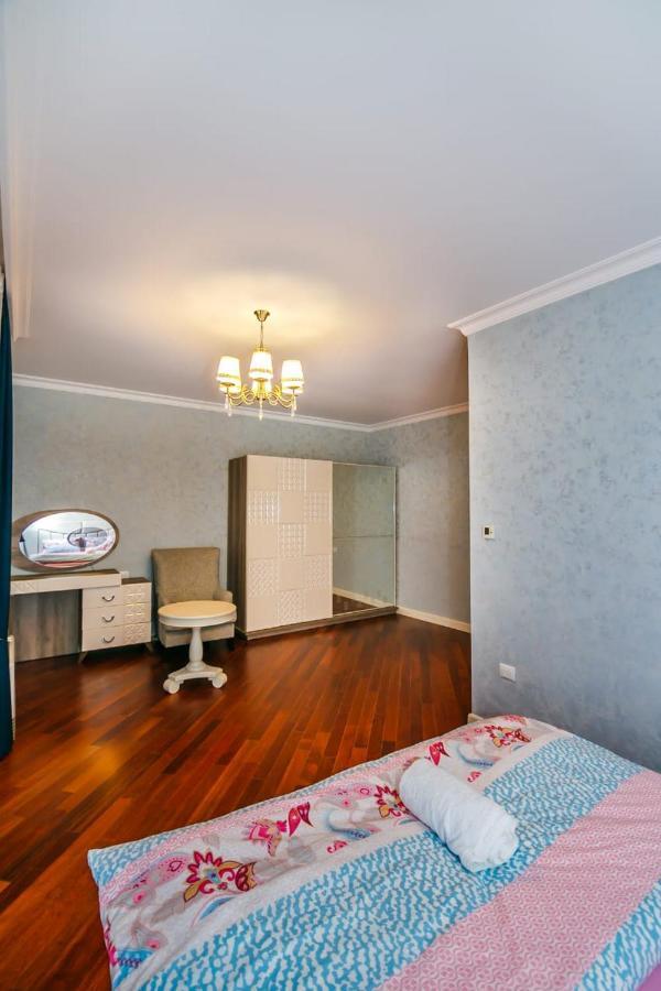 Lux Family Apartment In City Center Baku Exteriér fotografie